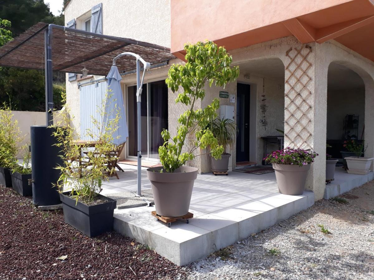 Domaine De La Clotte Bed and Breakfast Roquefort-des-Corbières Exteriör bild