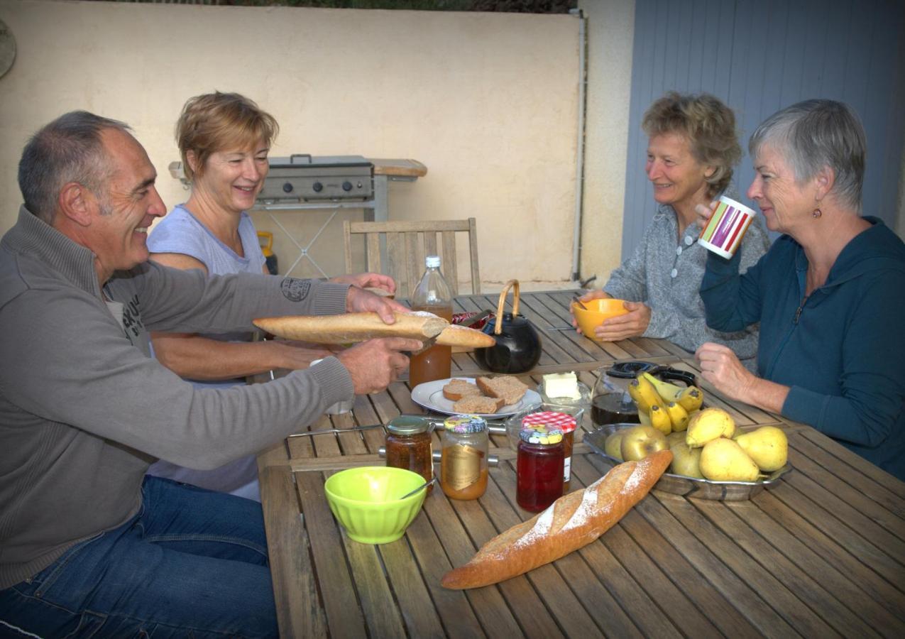 Domaine De La Clotte Bed and Breakfast Roquefort-des-Corbières Exteriör bild